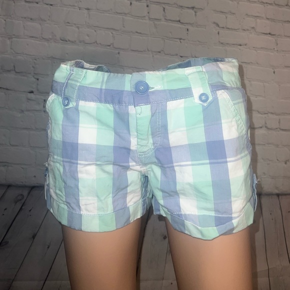 Maurices Pants - Maurices Blue, Green & White Plaid High Waist shorts size 1/2